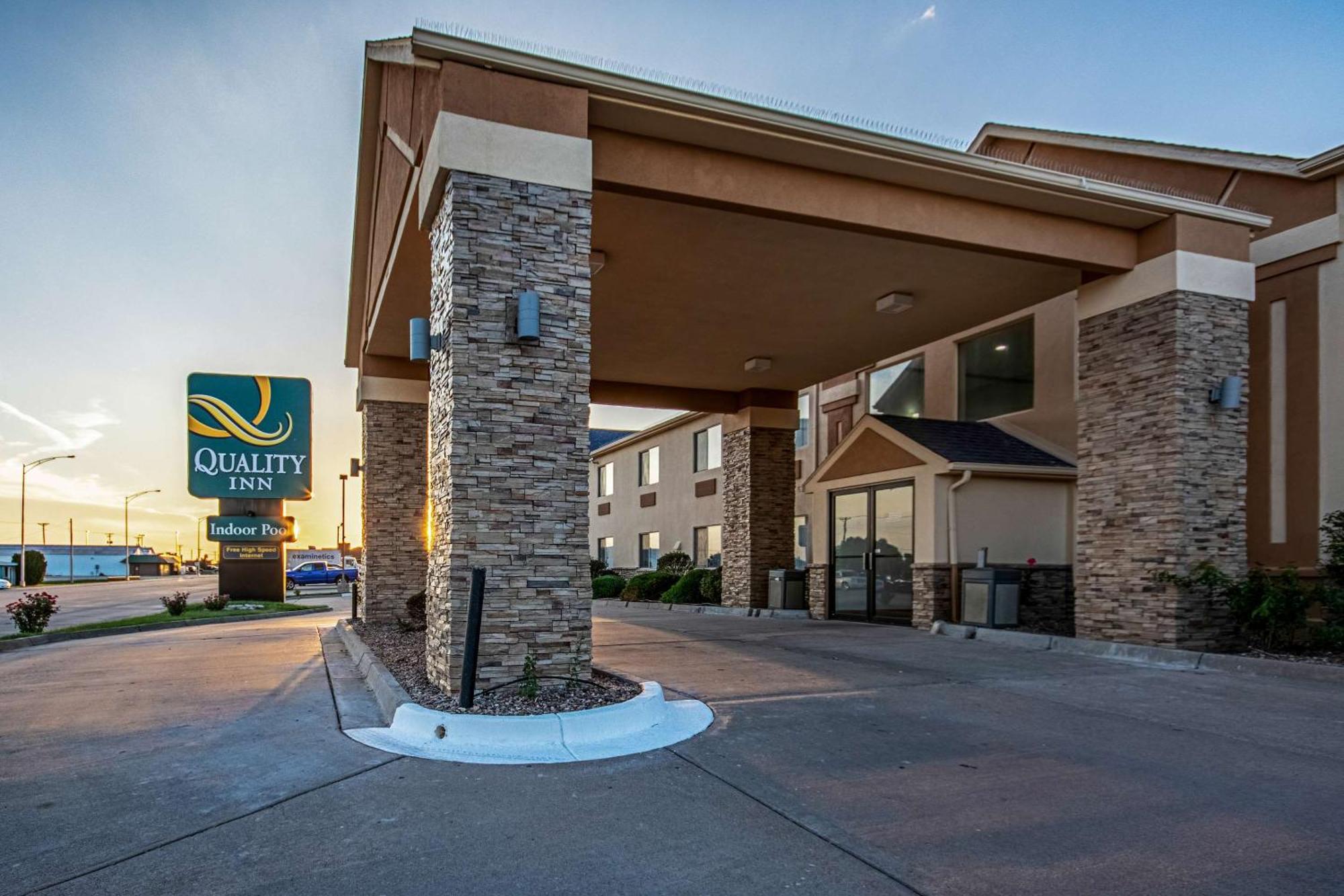 Quality Inn Dodge City Dış mekan fotoğraf