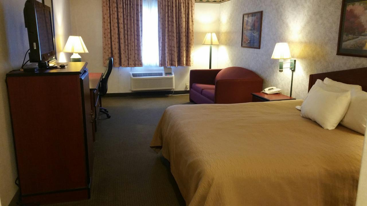 Quality Inn Dodge City Dış mekan fotoğraf