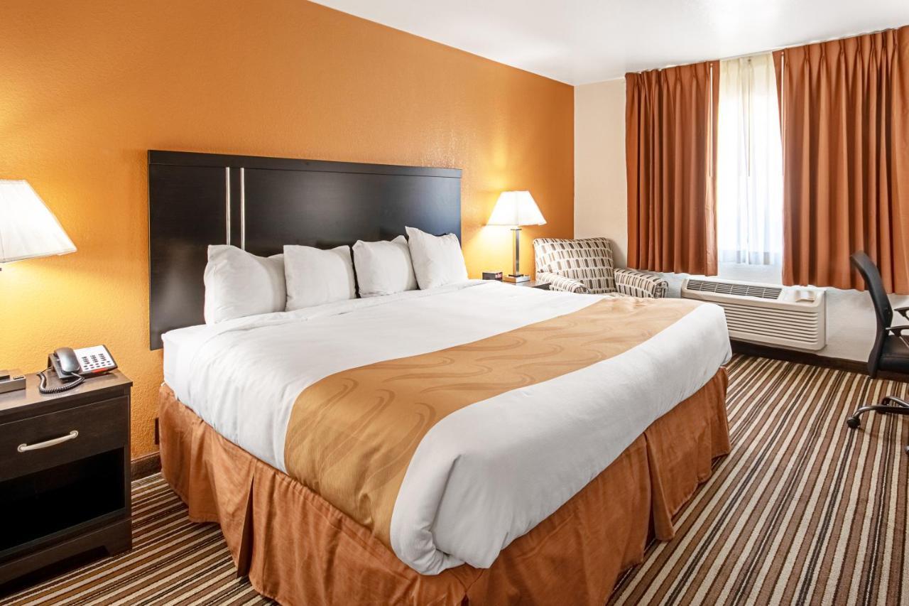 Quality Inn Dodge City Dış mekan fotoğraf